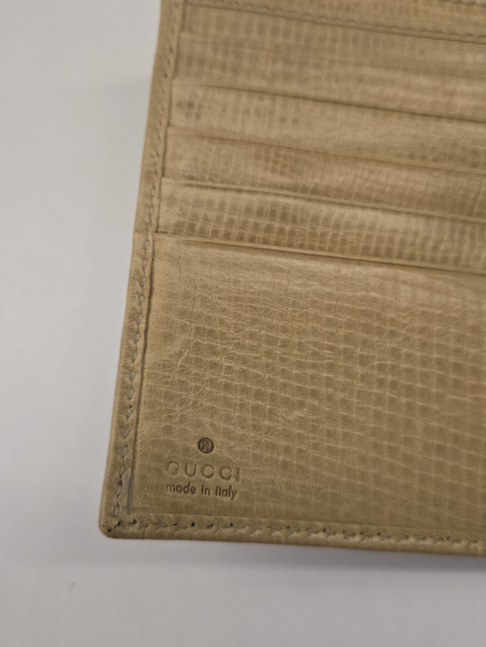 Vintage Gucci Tom Ford Hook Bi-Fold Wallet Tan - Good Hardware / As-Is - Picture 9 of 11